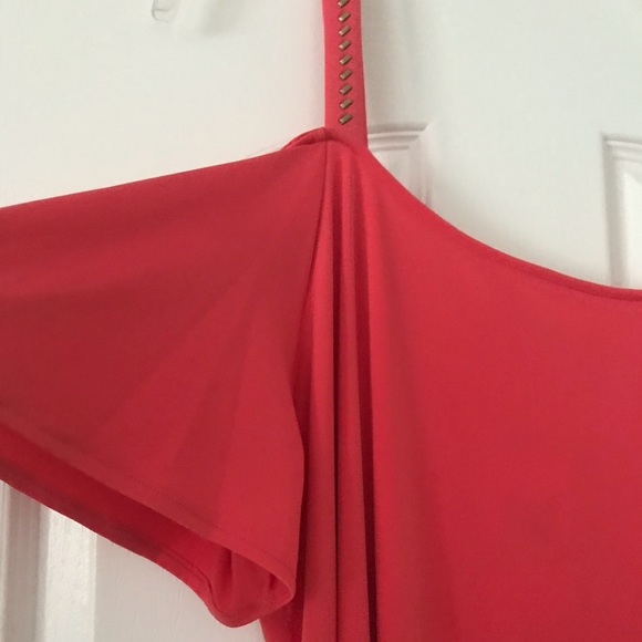 Cold Shoulder Top - Picture 2 of 4